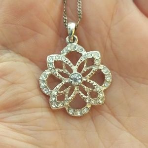 Medallion necklace pendant on twist chain